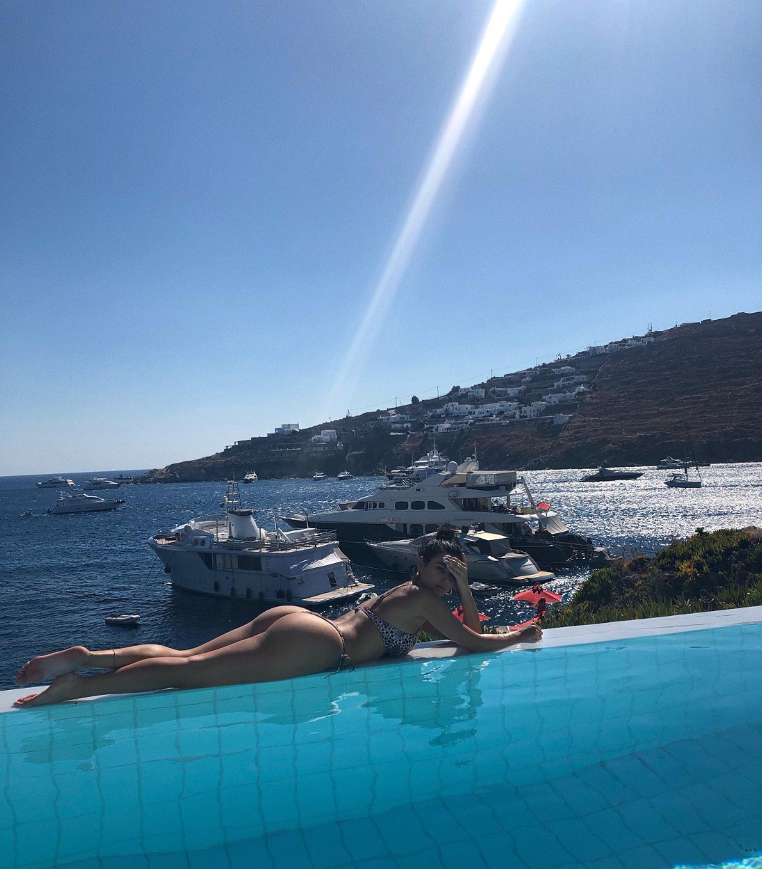 Victoria Villarroel Feet