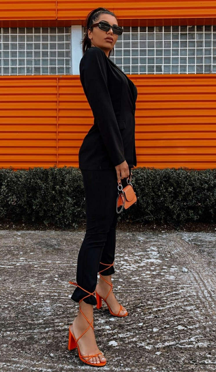 Tonia Skourtanioti Feet