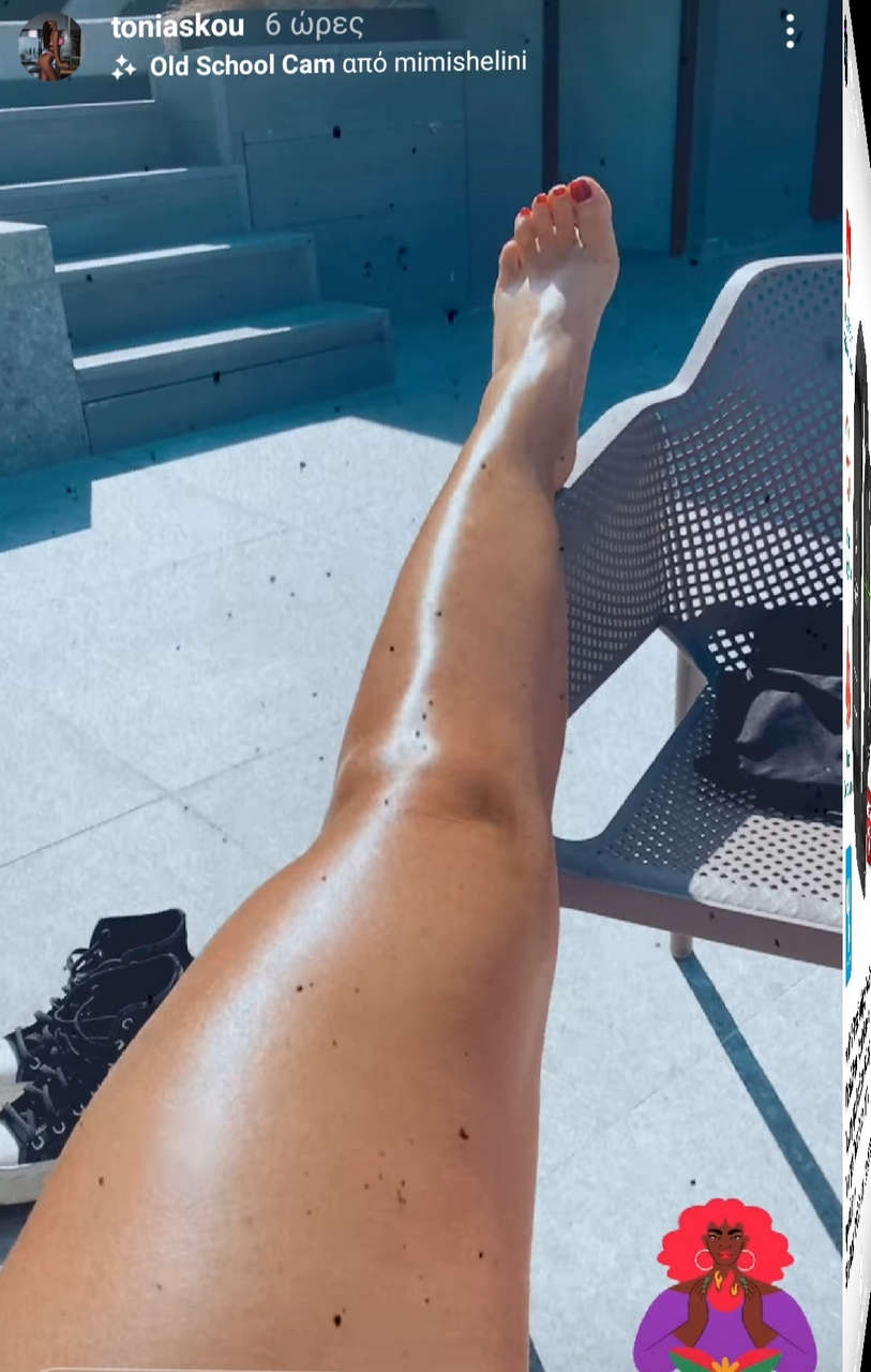 Tonia Skourtanioti Feet