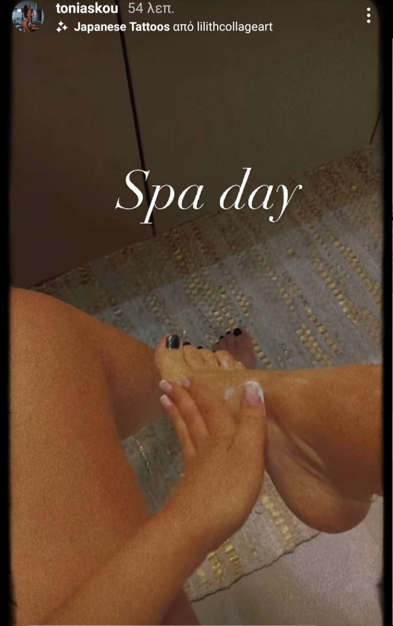 Tonia Skourtanioti Feet