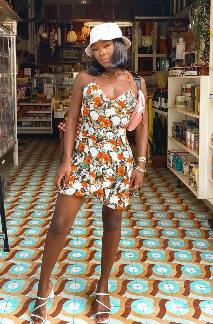 Melinda Melrose Feet