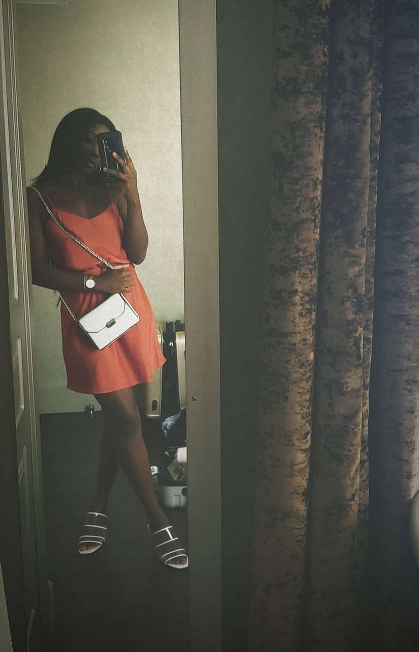 Melinda Melrose Feet