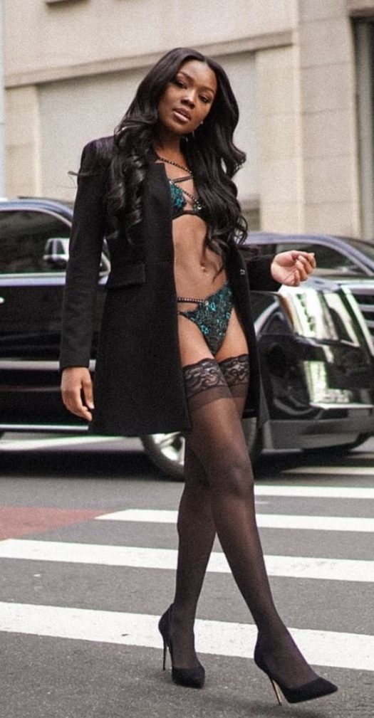 Melinda Melrose Feet