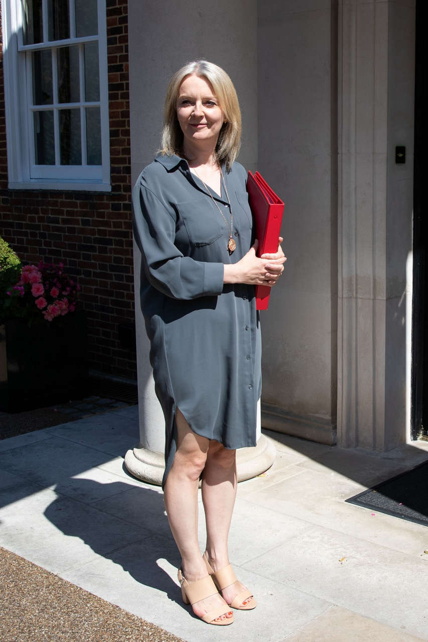 Elizabeth Truss Feet