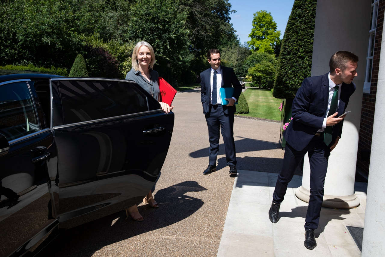 Elizabeth Truss Feet