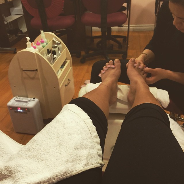 Nhooph Al Areebi Feet