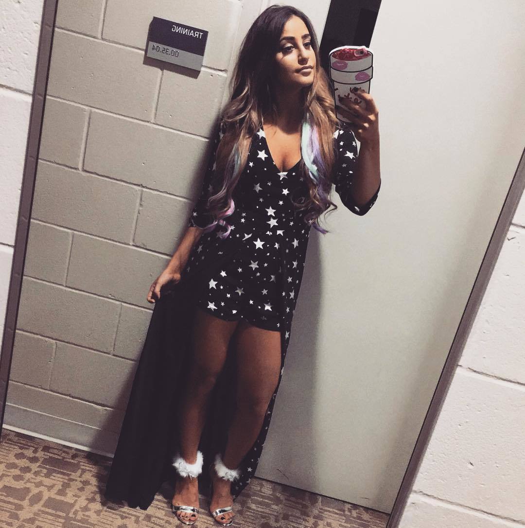 Nhooph Al Areebi Feet