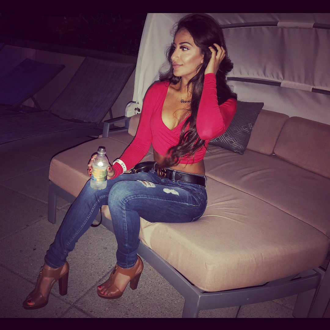 Nhooph Al Areebi Feet