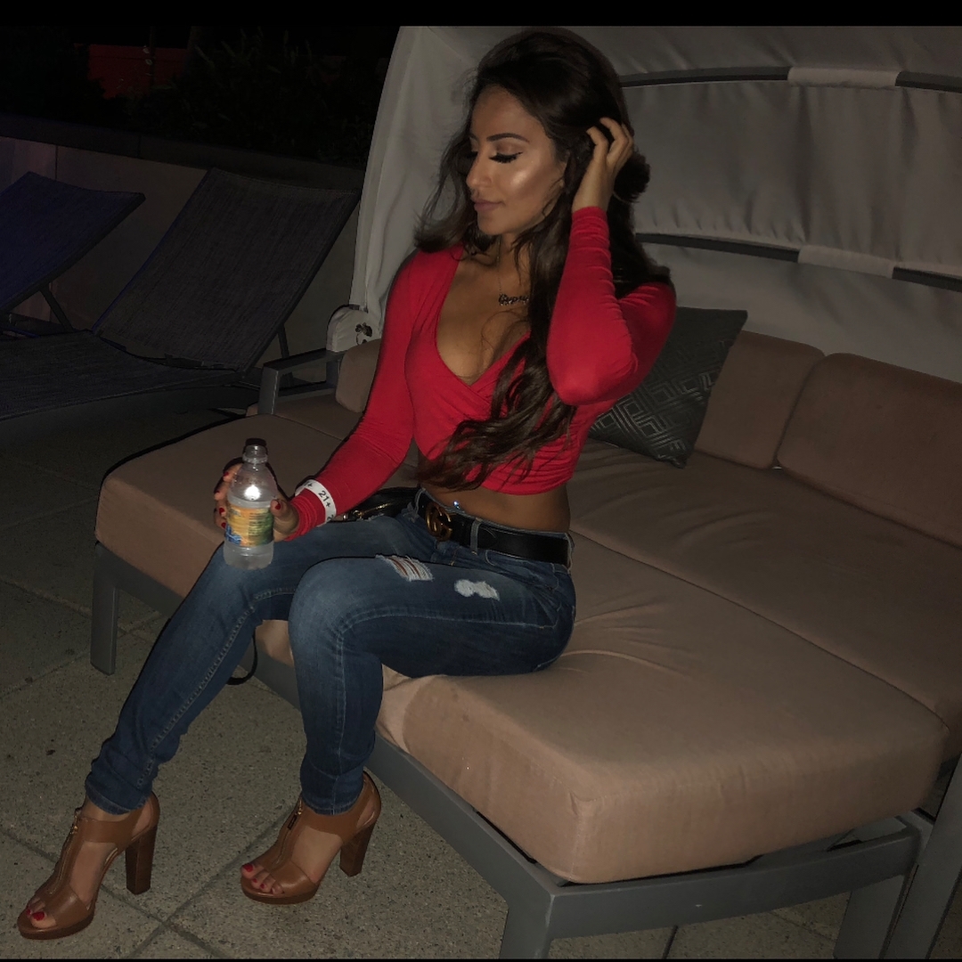 Nhooph Al Areebi Feet