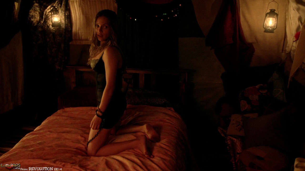 Tracy Spiridakos Feet