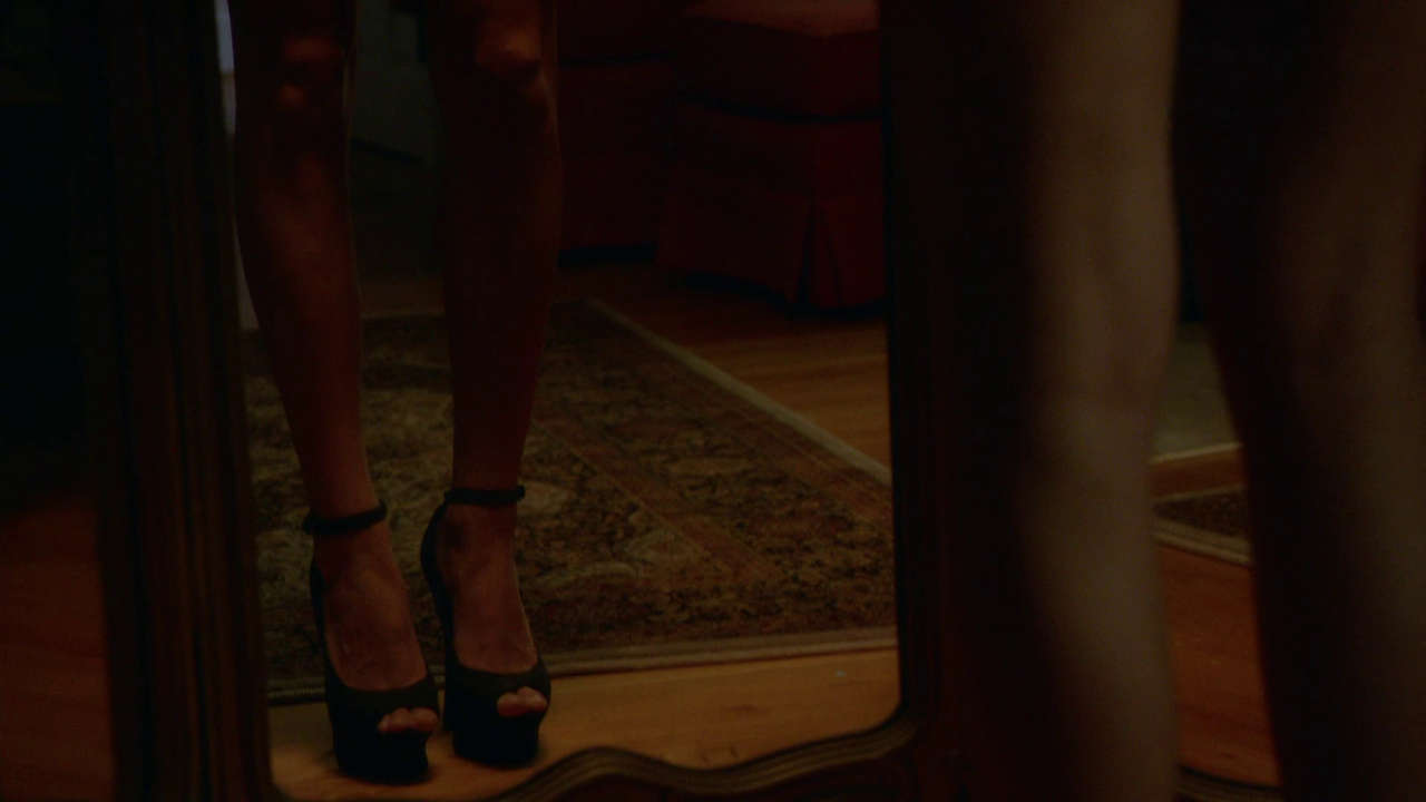 Tracy Spiridakos Feet