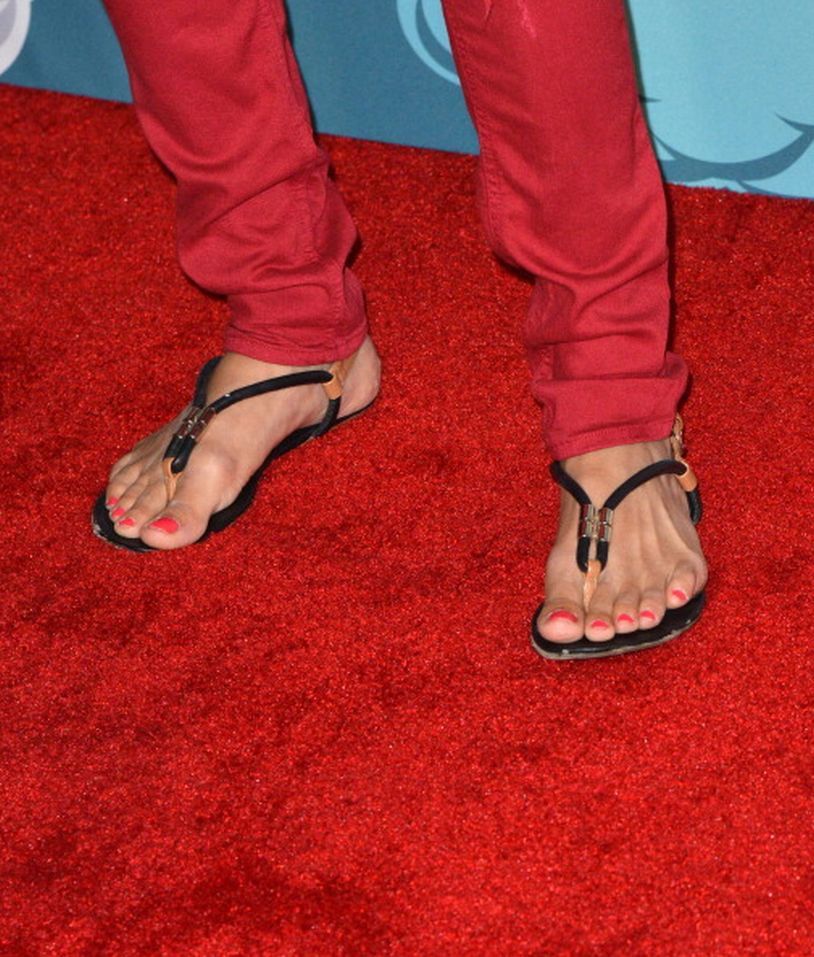 Tracy Spiridakos Feet