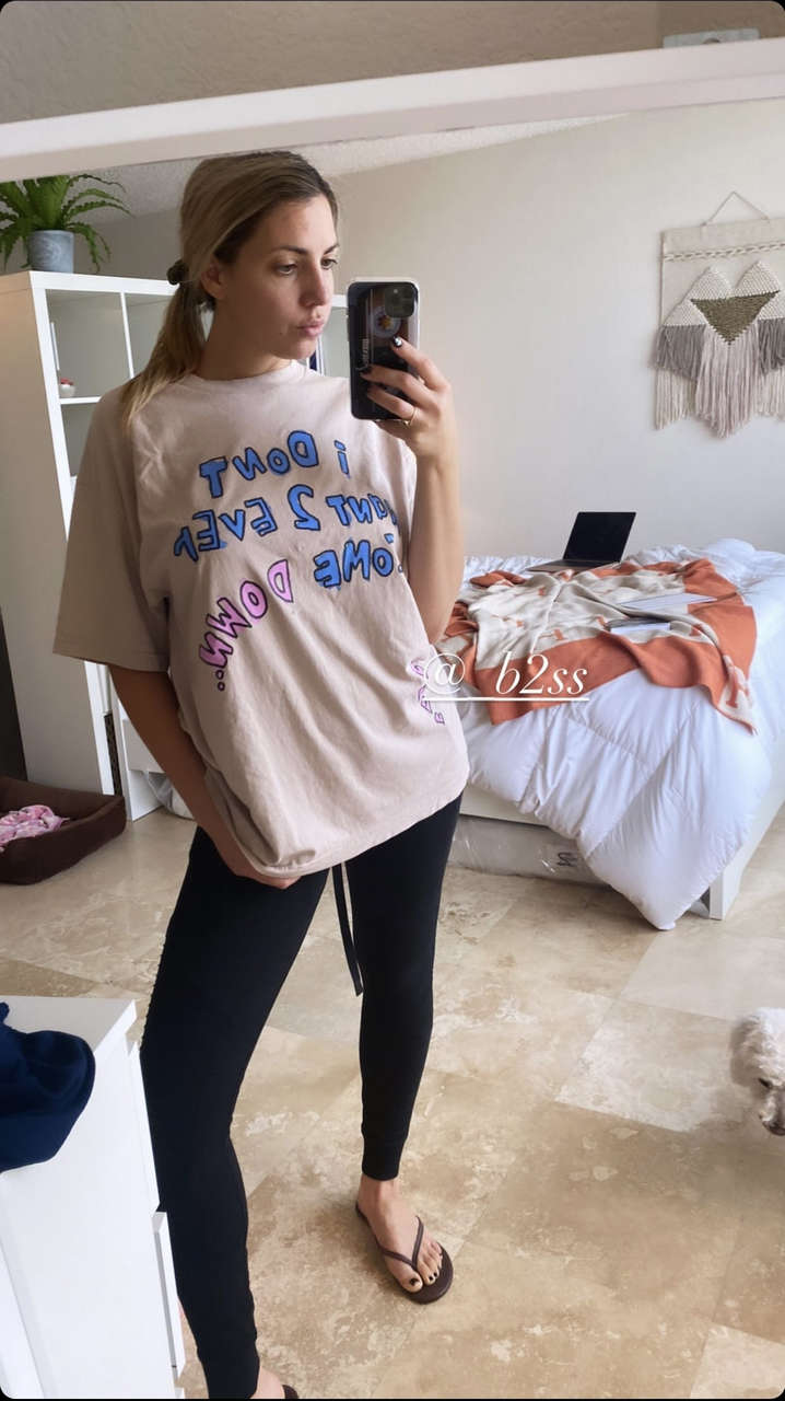 Victoria Larson Feet