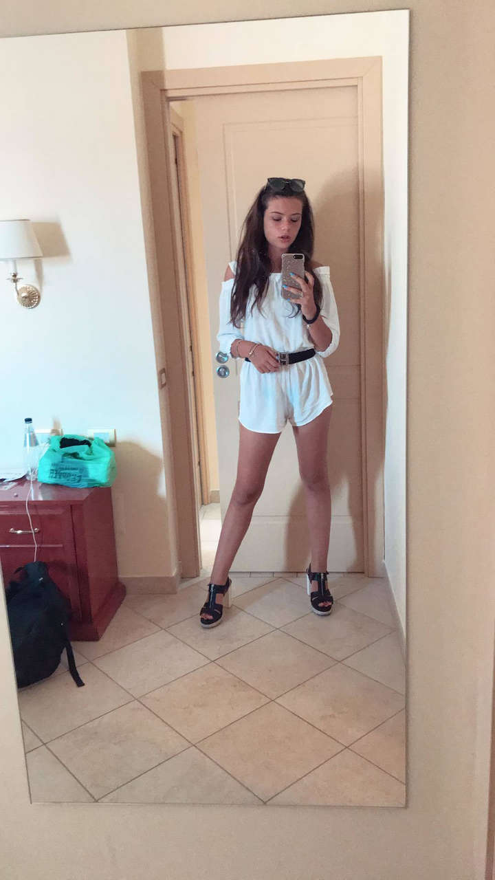 Eleonora Gaggero Feet