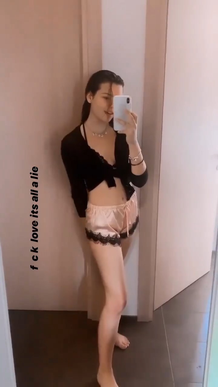 Eleonora Gaggero Feet