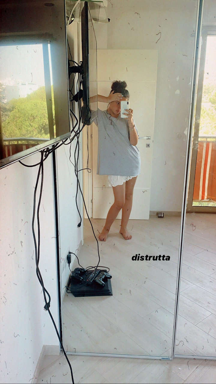 Eleonora Gaggero Feet