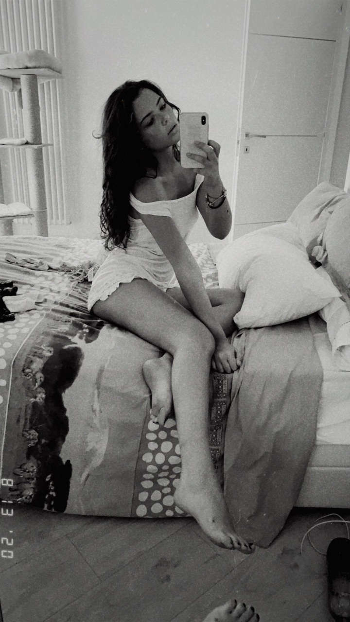 Eleonora Gaggero Feet