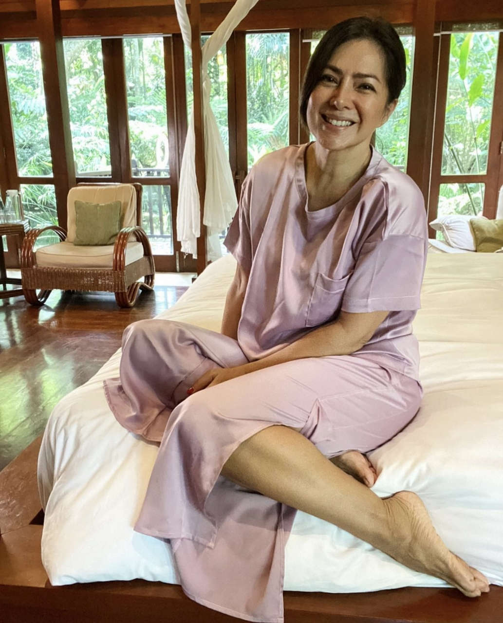 Alice Dixson Feet