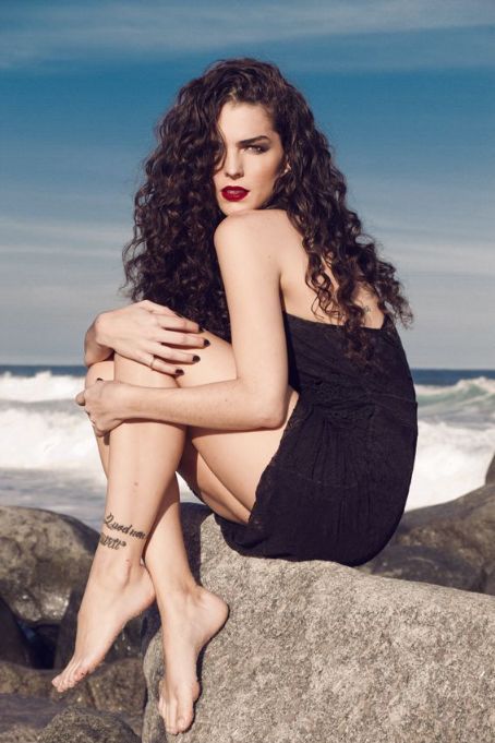 Julia Konrad Viezzer Feet