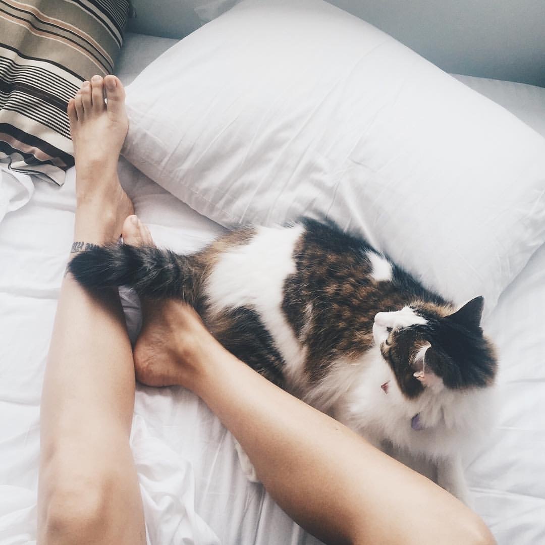 Julia Konrad Viezzer Feet