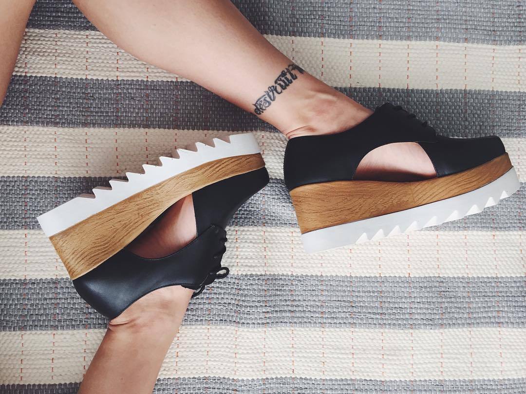 Julia Konrad Viezzer Feet