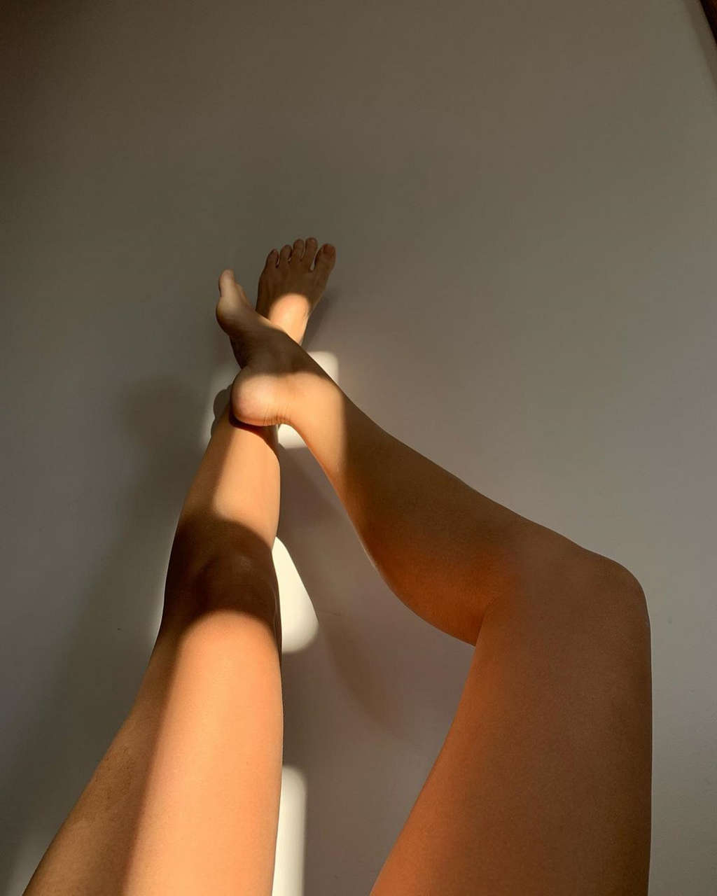 Julia Konrad Viezzer Feet