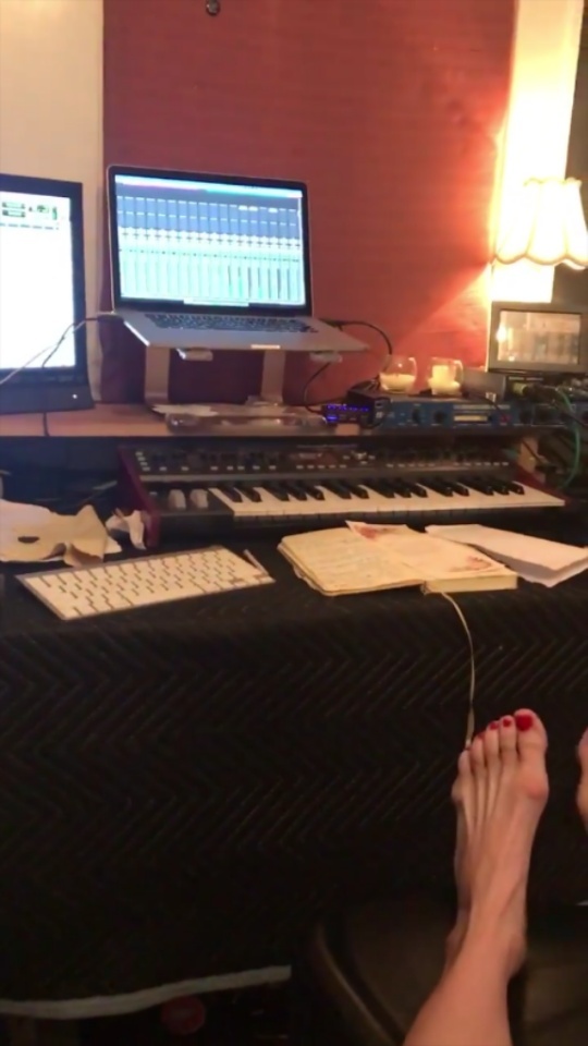 Laura Pleasants Feet