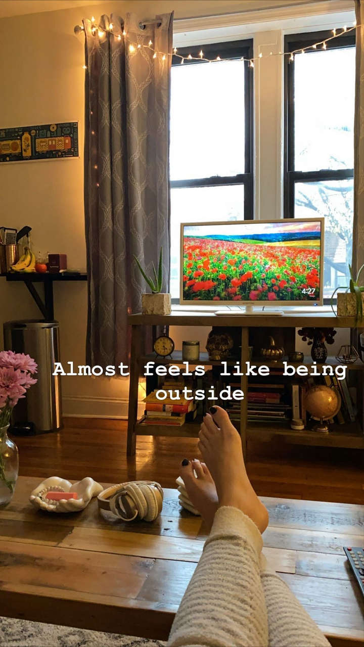 Robyn Adele Anderson Feet