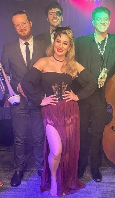 Robyn Adele Anderson Feet