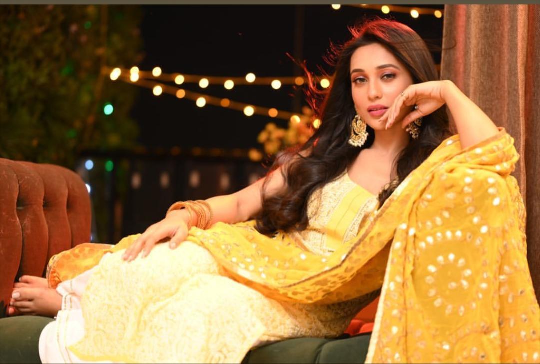 Mimi Chakraborty Feet