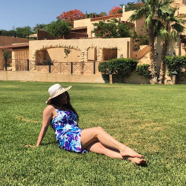 Elissar Abu Murad Feet