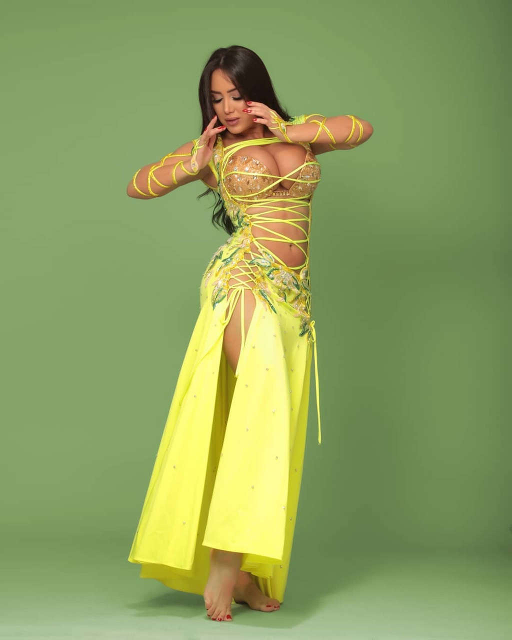 Elissar Abu Murad Feet