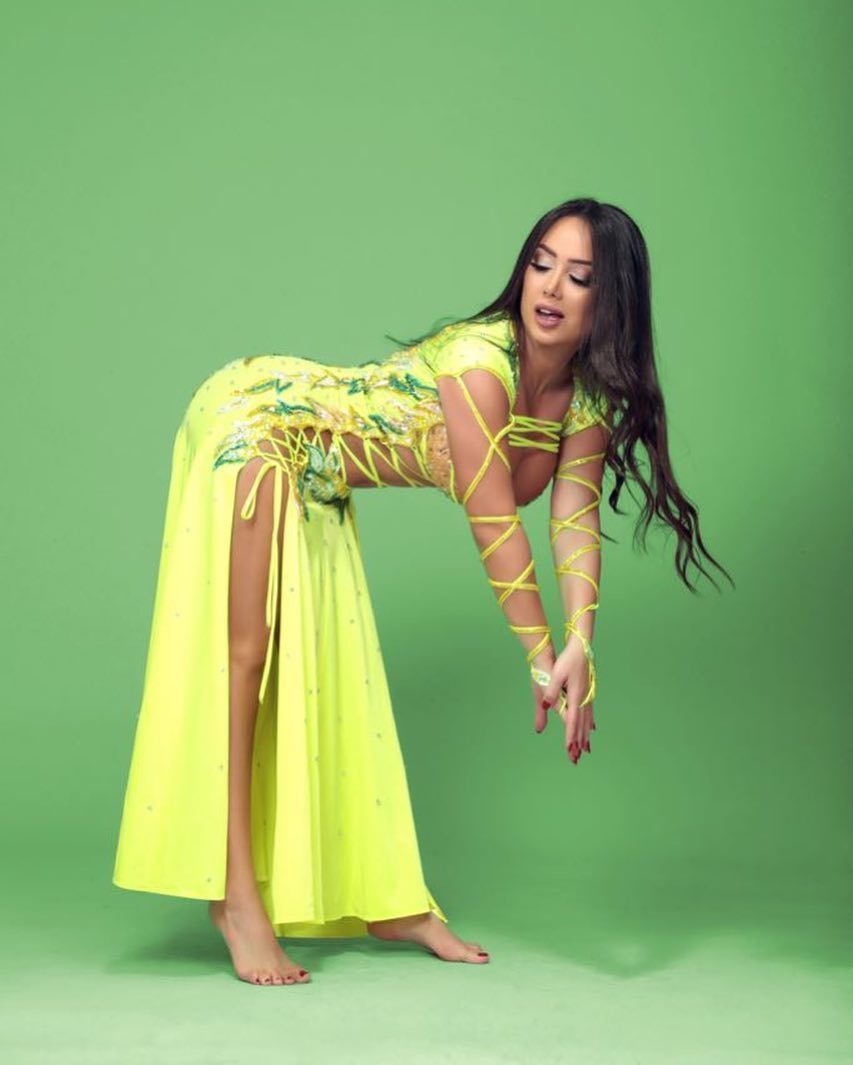 Elissar Abu Murad Feet