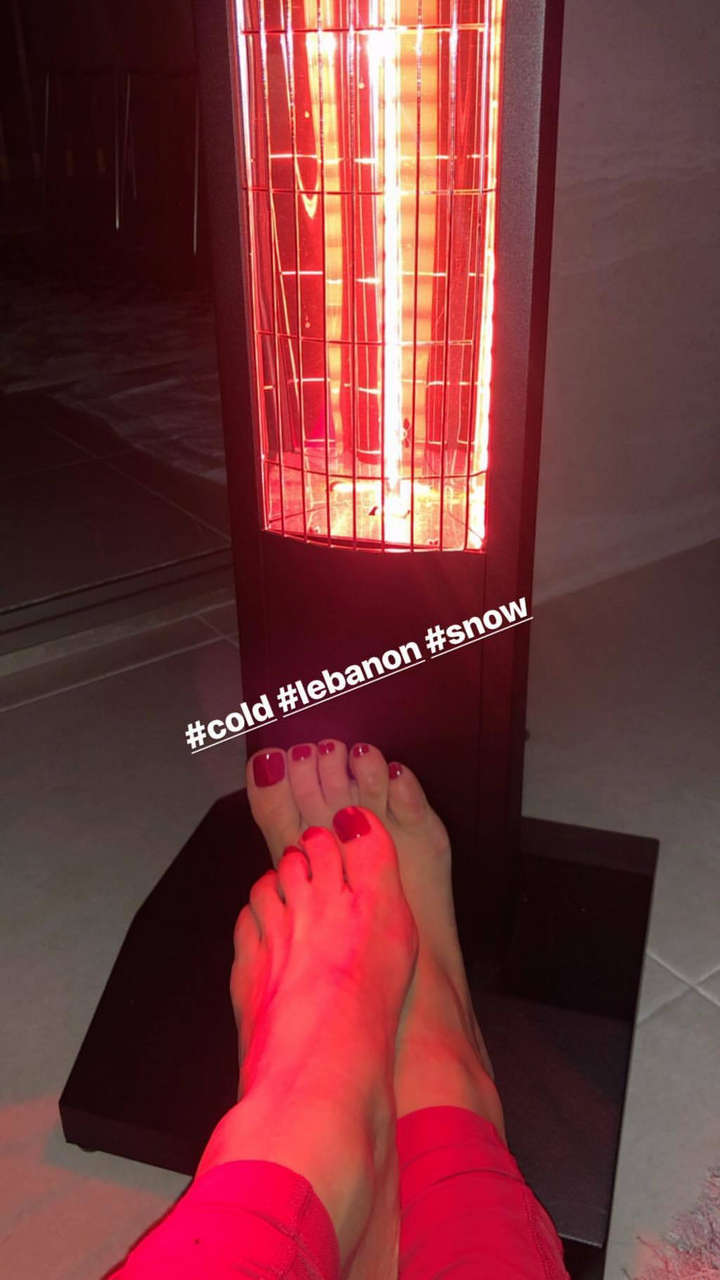 Elissar Abu Murad Feet