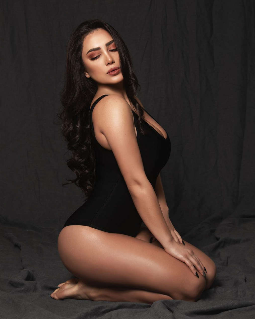 Elissar Abu Murad Feet