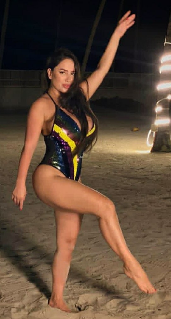 Elissar Abu Murad Feet