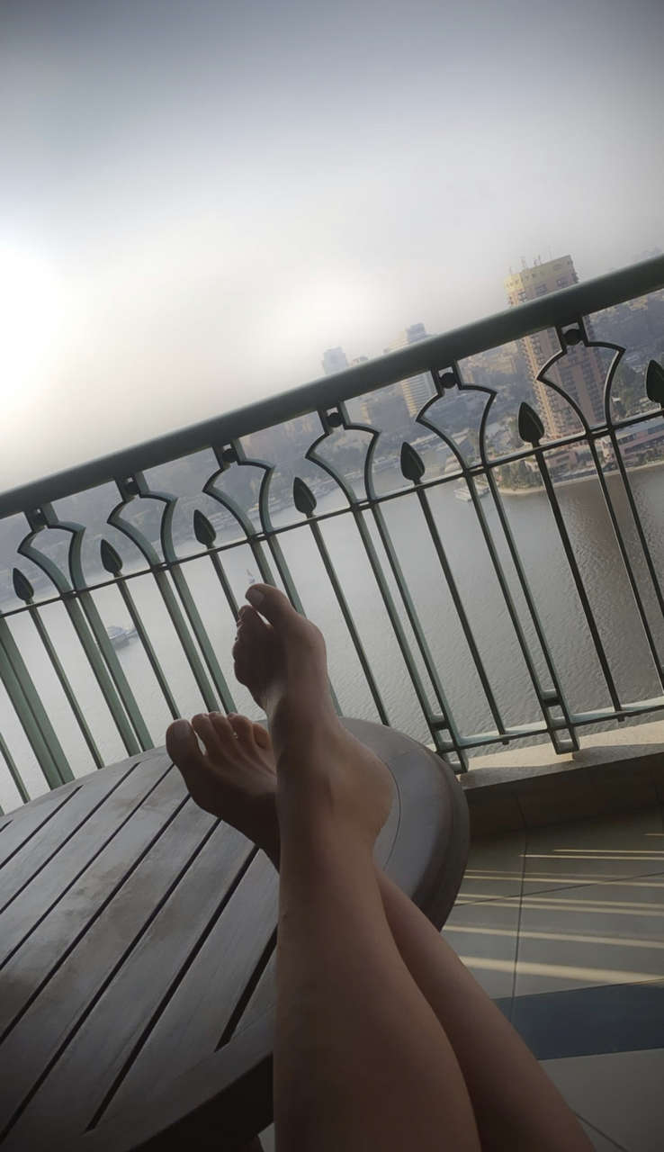 Elissar Abu Murad Feet