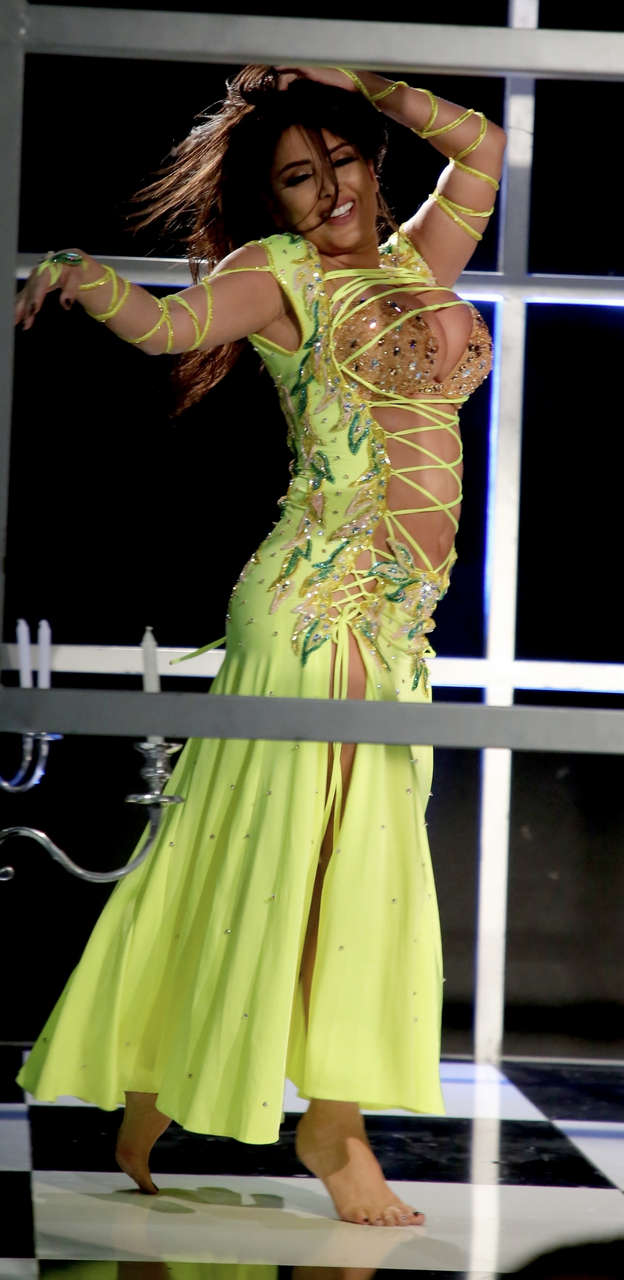 Elissar Abu Murad Feet