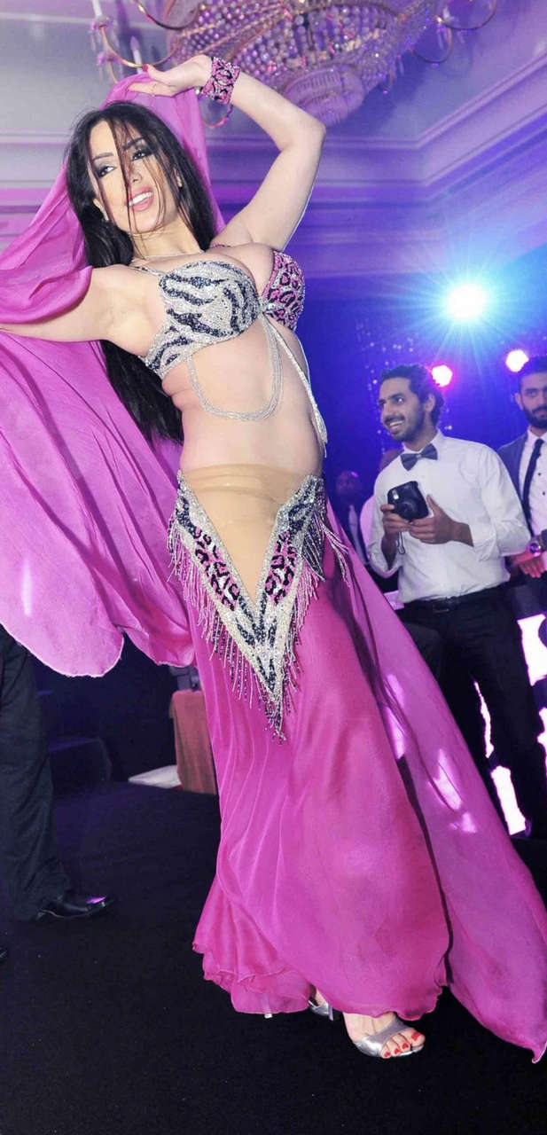 Elissar Abu Murad Feet