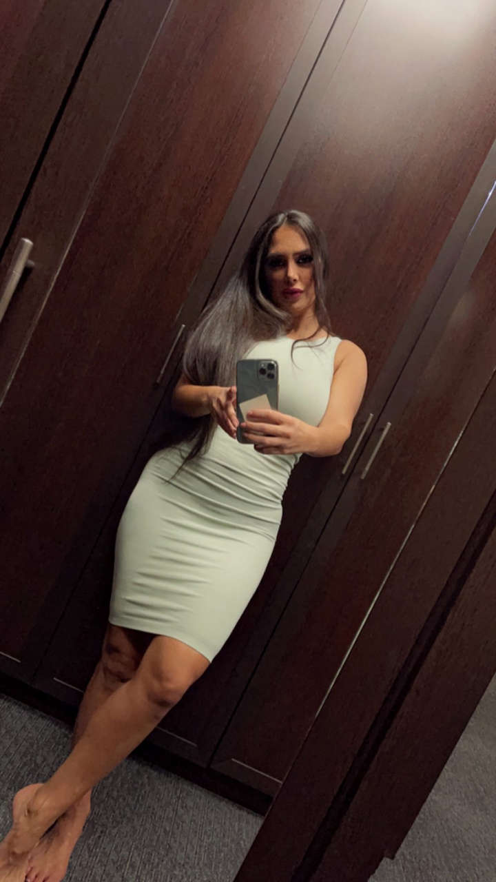 Elissar Abu Murad Feet