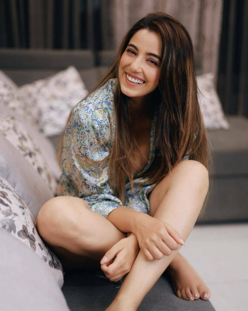 Srishty Rode Feet (13 photos)