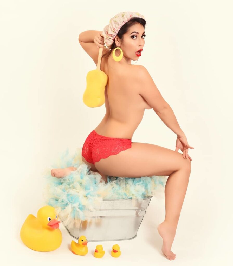 Gigi Saul Guerrero Feet (23 photos)