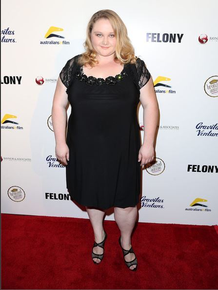 Danielle Macdonald Feet