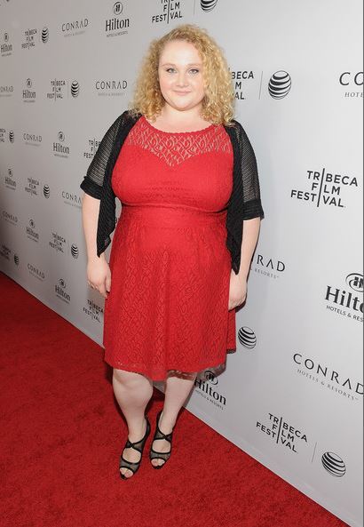 Danielle Macdonald Feet