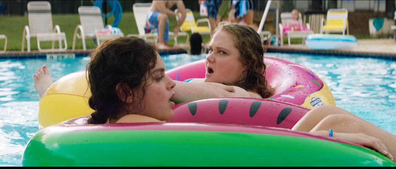 Danielle Macdonald Feet