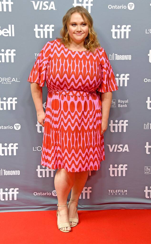 Danielle Macdonald Feet