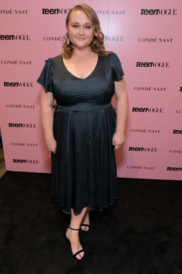 Danielle Macdonald Feet