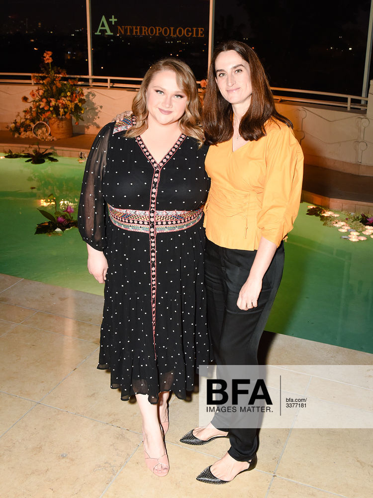 Danielle Macdonald Feet