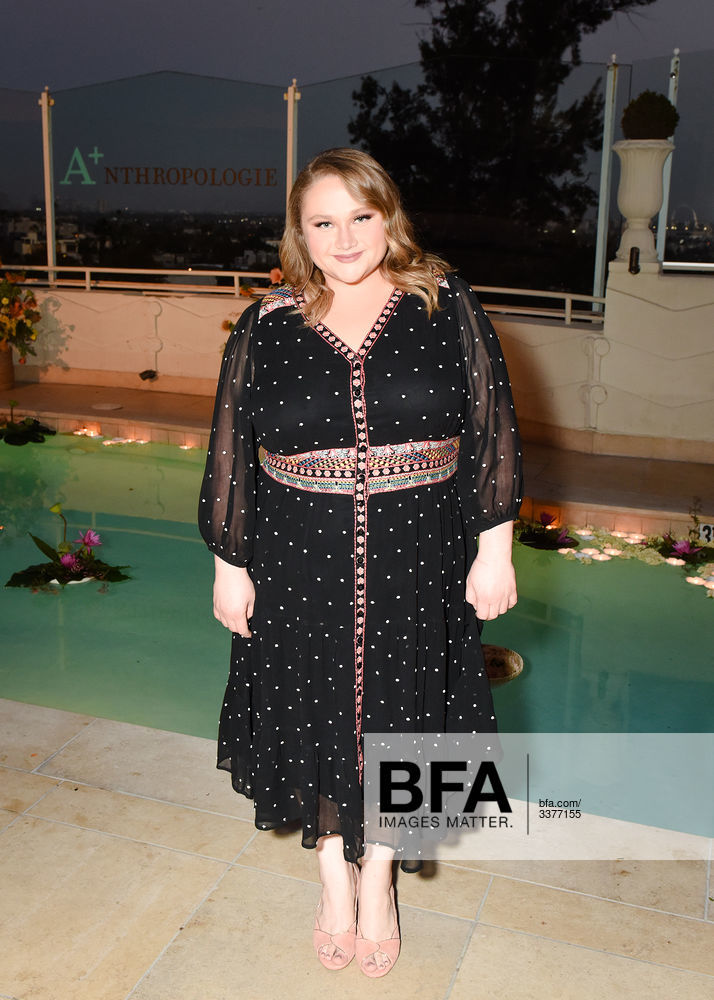 Danielle Macdonald Feet