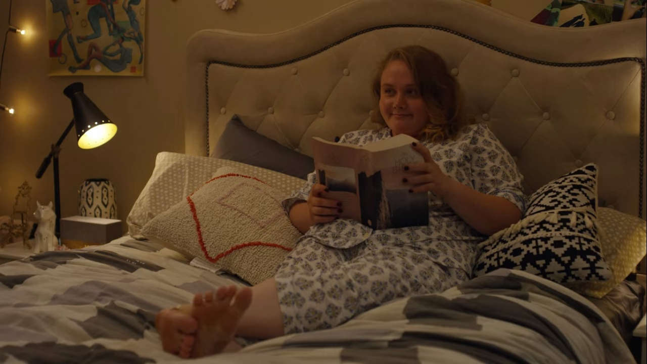 Danielle Macdonald Feet